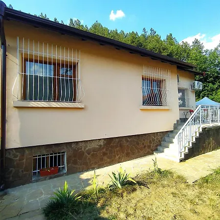 House With A Nice Garden, View, Pool And Fireplace Villa *