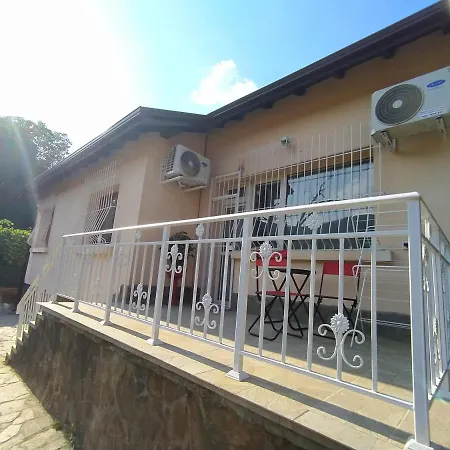 House With A Nice Garden, View, Pool And Fireplace *